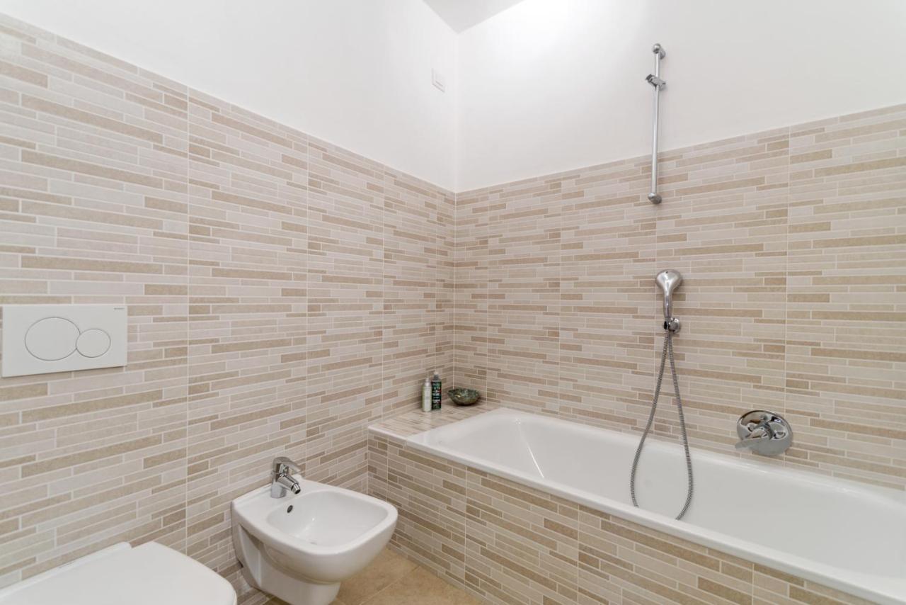 شقة Como Lake Cosy Flat With Garden And Parking تْشيرنوبيو المظهر الخارجي الصورة